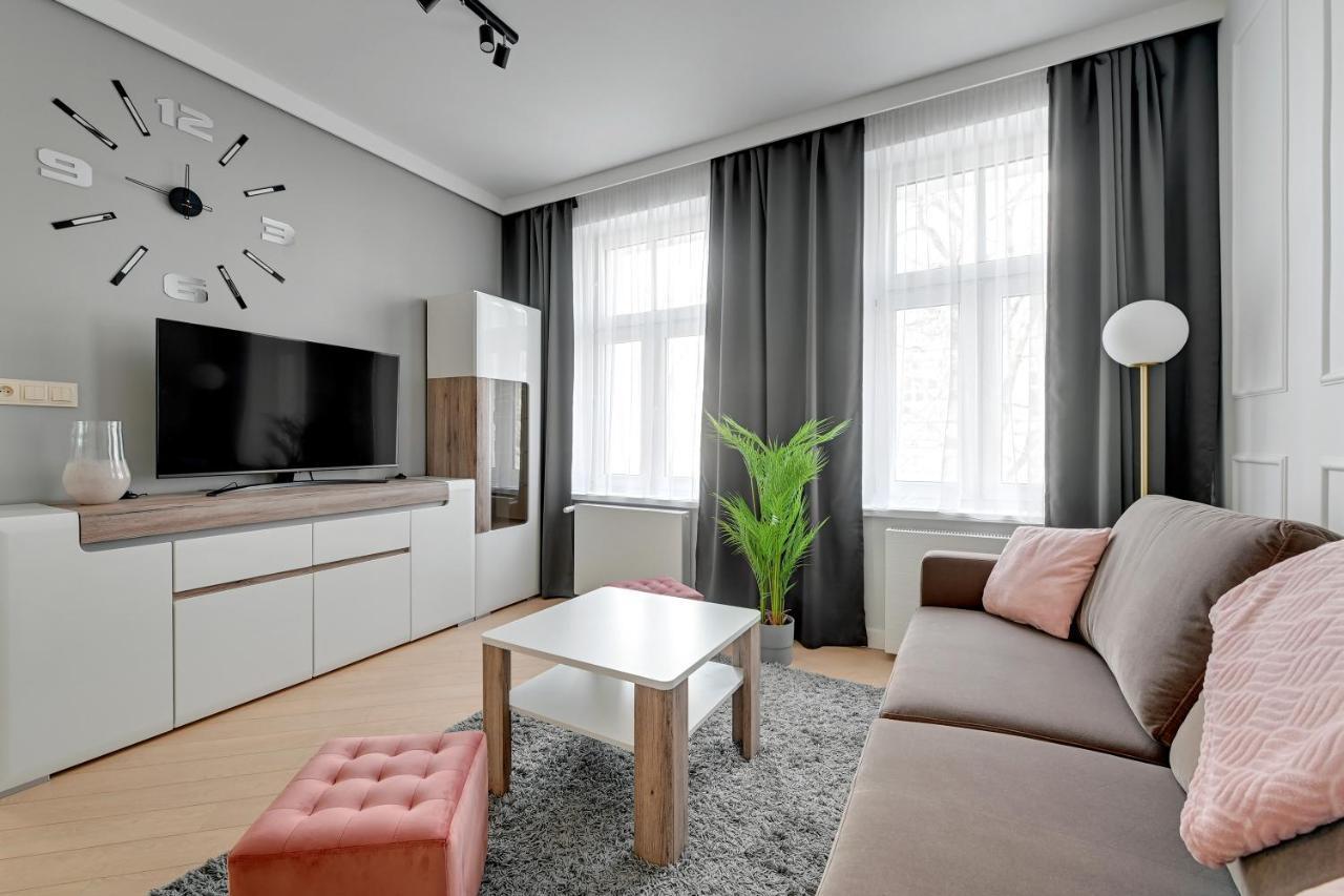 Royal Rose - Premium Beach Apartment 소포트 외부 사진
